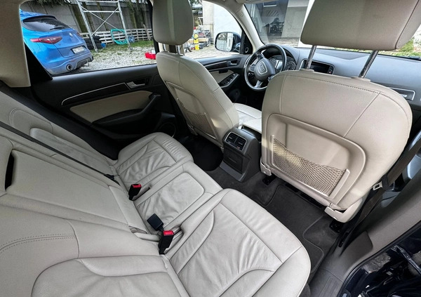 Audi Q5 cena 85000 przebieg: 130000, rok produkcji 2017 z Myszków małe 121